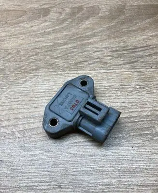 Nissan Primera Ignition amplifier control unit 84987A