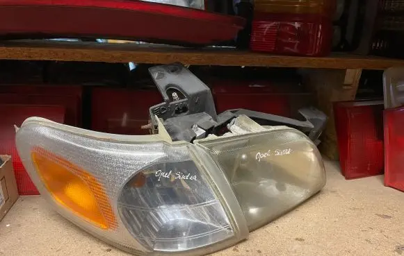 Opel Sintra Headlight/headlamp 16521698