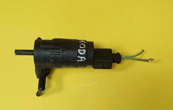 Skoda Fabia Mk1 (6Y) Windscreen/windshield washer pump 1T0955651A