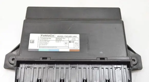 Ford Focus Comfort/convenience module AV6N19G481AH