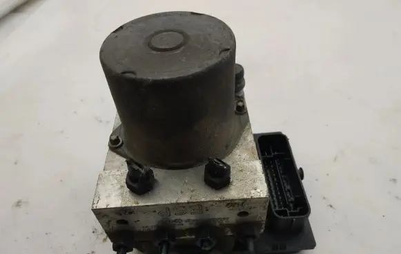 Audi A4 S4 B7 8E 8H ABS Pump 8E0614517AK