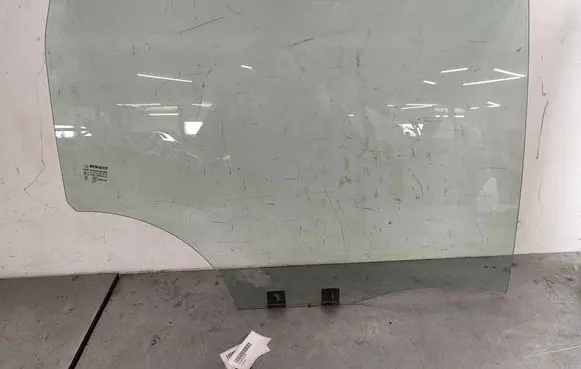 Renault Zoe Rear door window glass 823003497R