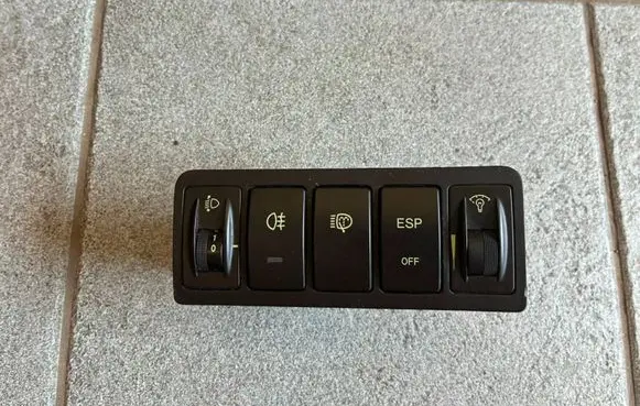 Hyundai Sonata Fog light switch 937403K100