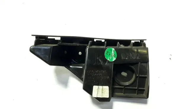 Rear bumper mounting bracket