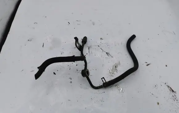 Toyota Avensis T250 Fuel line pipe NOCODE