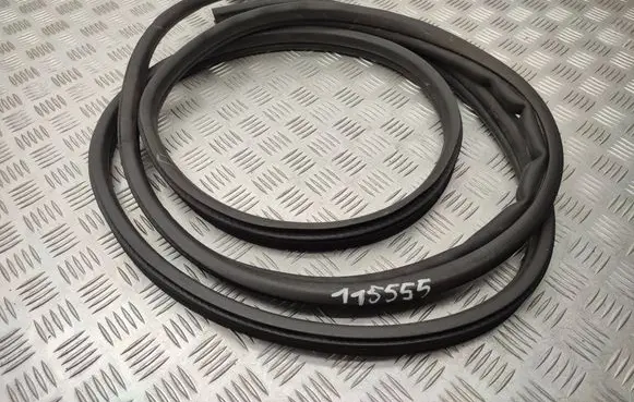 Iveco Daily 6th gen Rubber seal front coupe door