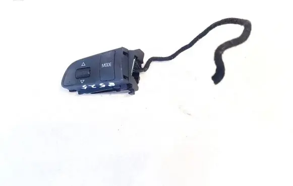 Steering wheel buttons/switches
