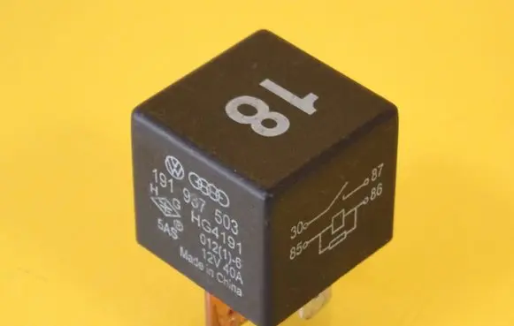Volkswagen Golf III Other relay 191937503