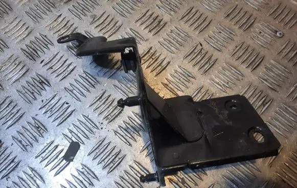 Audi A3 S3 8V ABS pump bracket 5Q1614235