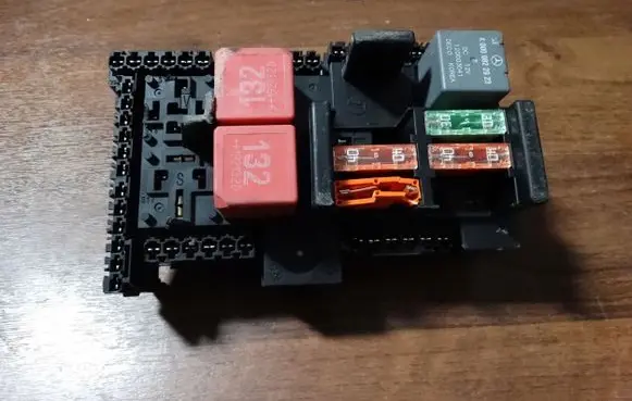 Mercedes-Benz E W213 Fuse box set