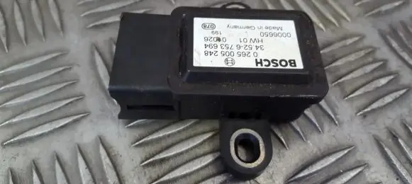 BMW 5 E39 ESP acceleration yaw rate sensor 0265005248 34.52-6753694