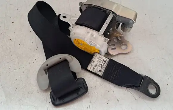 Toyota Corolla Verso AR10 Front seatbelt 198243 732100F030C0 732100F030