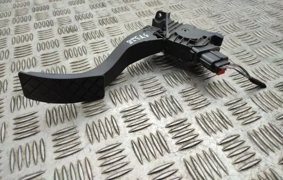 Volkswagen PASSAT B8 Accelerator throttle pedal 5Q1723503H