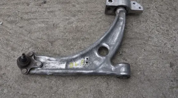 Volkswagen PASSAT B6 Front lower control arm/wishbone 3C0407153B