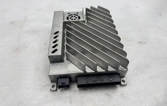 Mercedes-Benz GL X166 Sound amplifier A1669008612