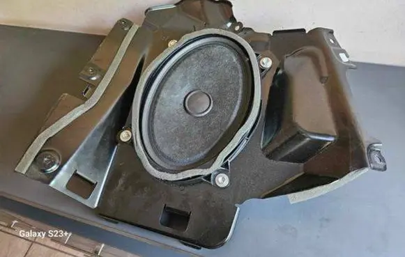 Subaru Outback (BS) Front door speaker 7957002801A 2157001202D