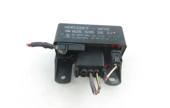 Mercedes-Benz A W168 Glow plug pre-heat relay 0255452832