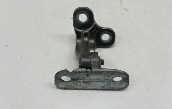 Land Rover Discovery 5 Rear door lower hinge CPLA226A65AD