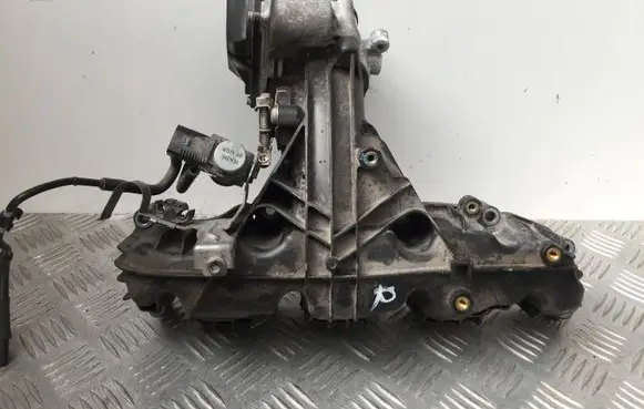 Volkswagen Tiguan Intake manifold 03L128063R
