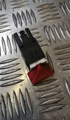 Volkswagen Touran I Hazard light switch 1t0