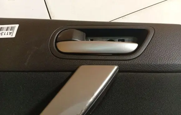 Mazda 3 II Rear door interior handle