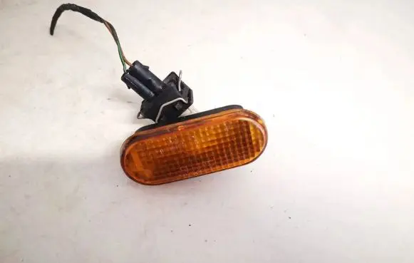 Volkswagen PASSAT B4 Front fender indicator light 1h0949111