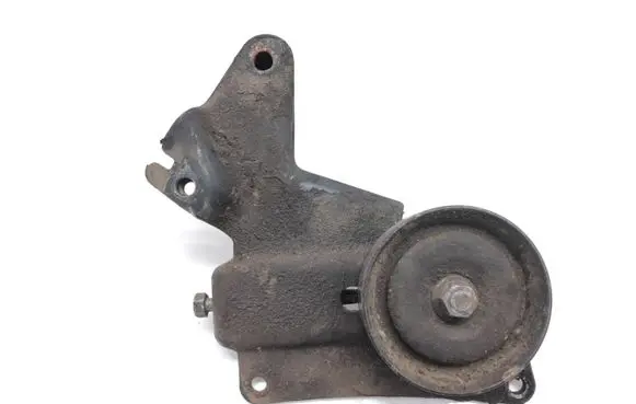 Nissan Pathfinder R50 Generator/alternator belt tensioner