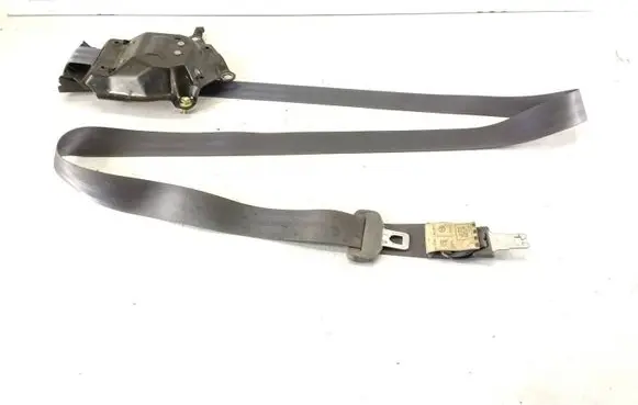 Middle seatbelt (rear)