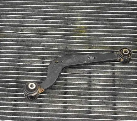 Toyota RAV 4 (XA40) Rear upper control arm/wishbone