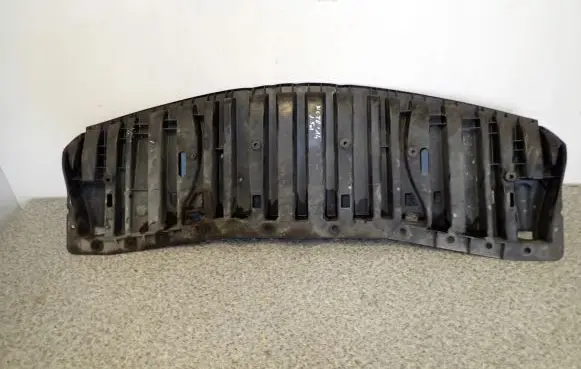 Nissan Note (E12) Engine splash shield/under tray