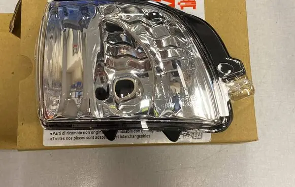 Volvo XC70 Mirror indicator light 31111814 30716795