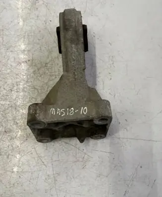 Renault Master III Engine mount bracket 113757025R