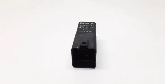 Volvo XC60 Glow plug pre-heat relay 0281003047