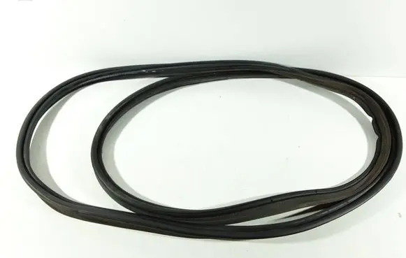 Toyota Verso Trunk rubber seal (body) 