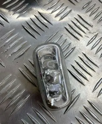 Audi A6 S6 C5 4B Front fender indicator light 8E0949127