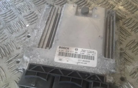 Renault Master III Engine control unit/module 0281030577