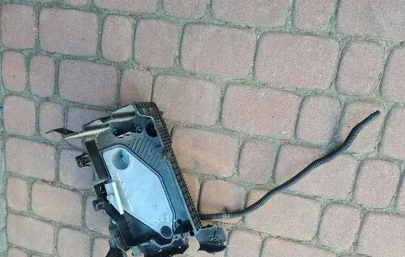 Renault Captur II Battery tray 648947355R