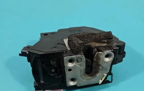 Renault Express Rear door lock 825029568R IMPRK1554987