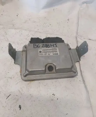 Chrysler Grand Voyager III Engine control unit/module P04686870AA 0281010139