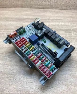 Opel Vectra B Fuse box set 90504534