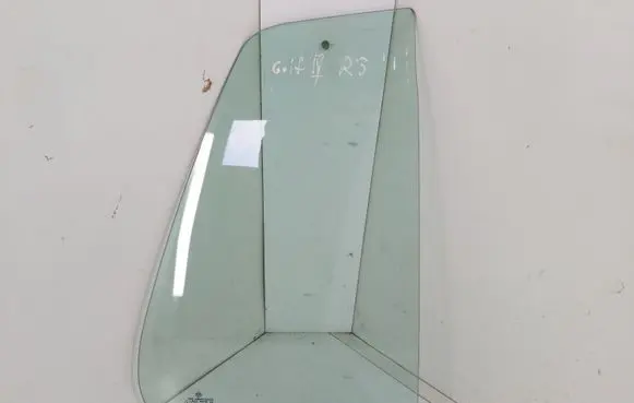 Volkswagen Golf IV Rear side window 43R001057 4D069536