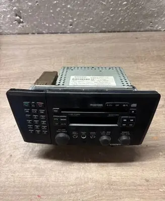 Volvo V70 Radio/CD/DVD/GPS head unit 30657638