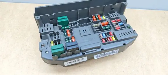 BMW X5 E70 Fuse module 518966010B