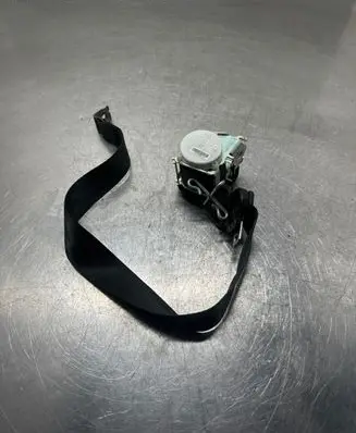 Middle seatbelt (rear)