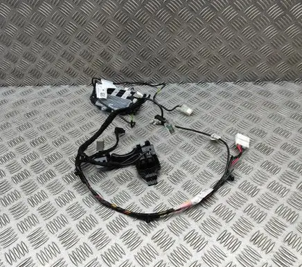 Tesla Model X USB control unit 104282900E 103243100E