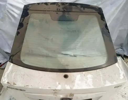 Ford Mondeo Mk III Tailgate/trunk/boot lid 