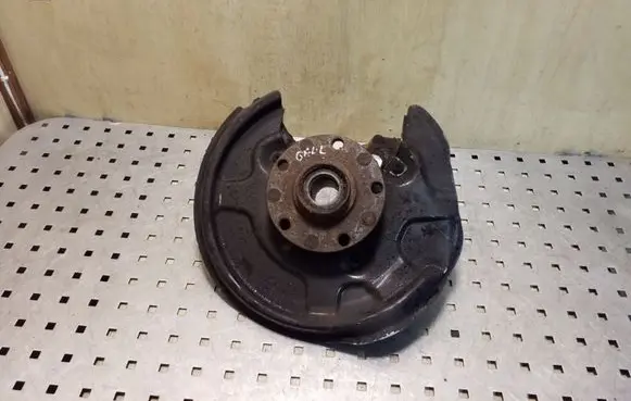 Audi A4 S4 B6 8E 8H Rear wheel hub