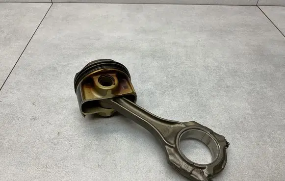 BMW X3M F97 Piston with connecting rod 