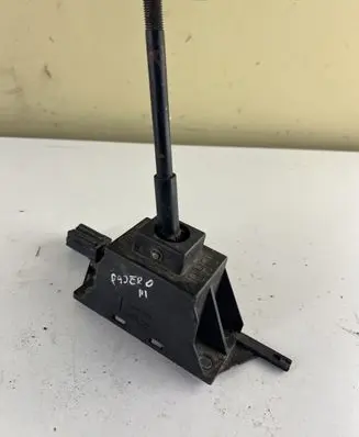 Mitsubishi Pajero Gearbox retarder lever 