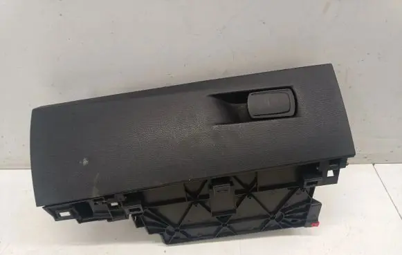BMW 2 F46 Glove box 9318644 9349267